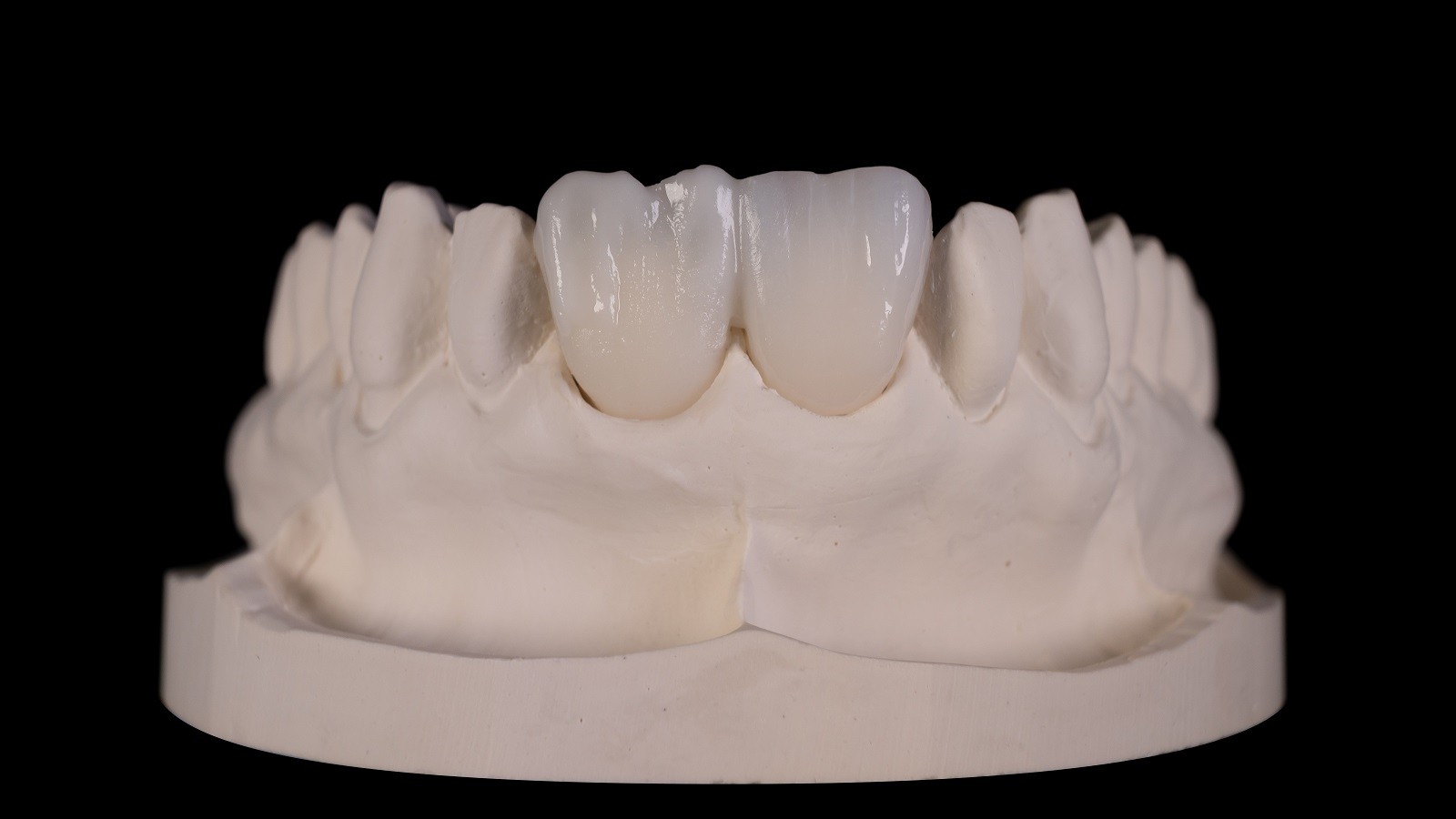 HeraCeram cre-active - Bleach please concept