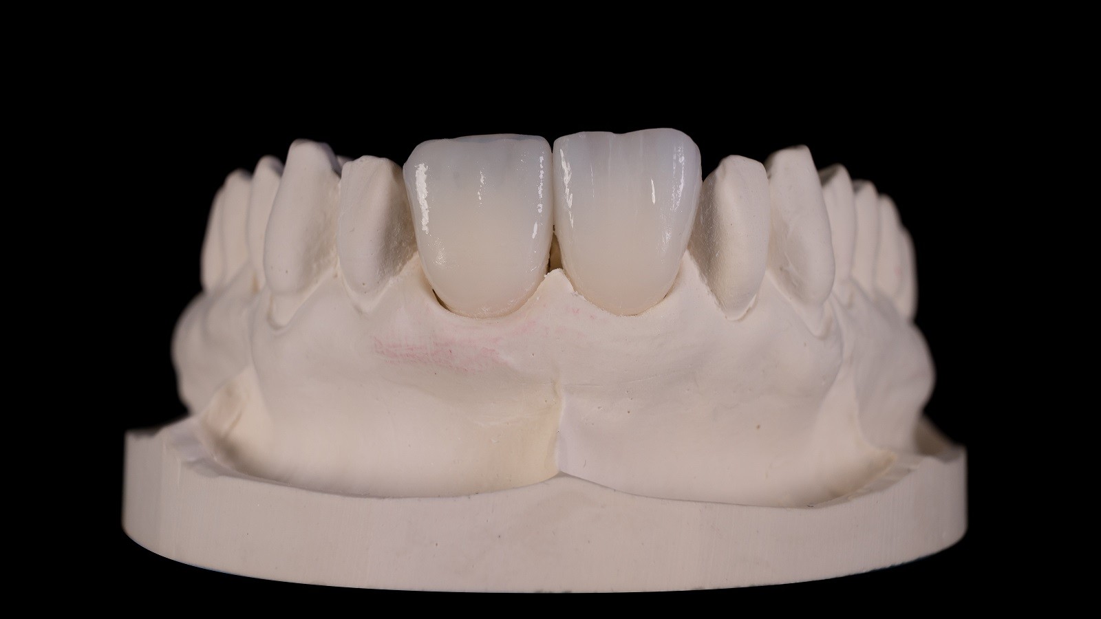 HeraCeram cre-active - Bleach please concept